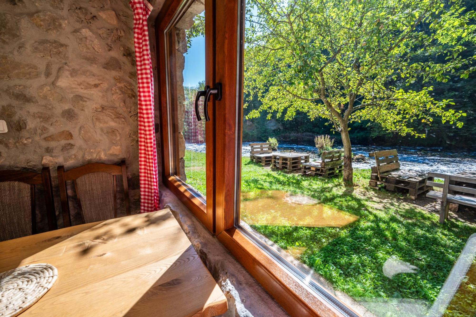 Stone Room-Kamena Soba Sipovo Exteriér fotografie