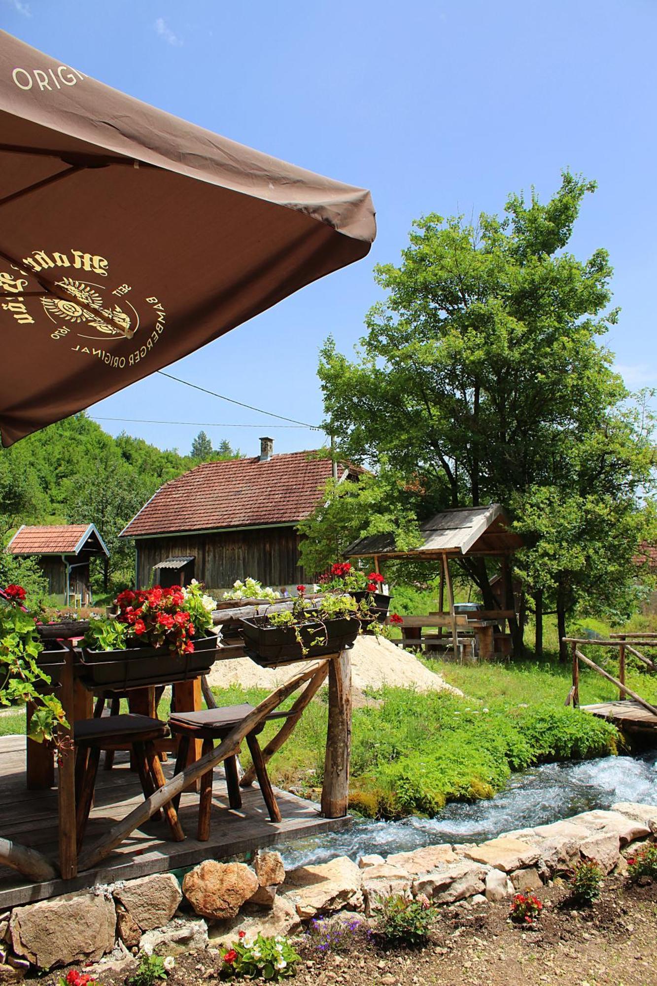 Stone Room-Kamena Soba Sipovo Exteriér fotografie